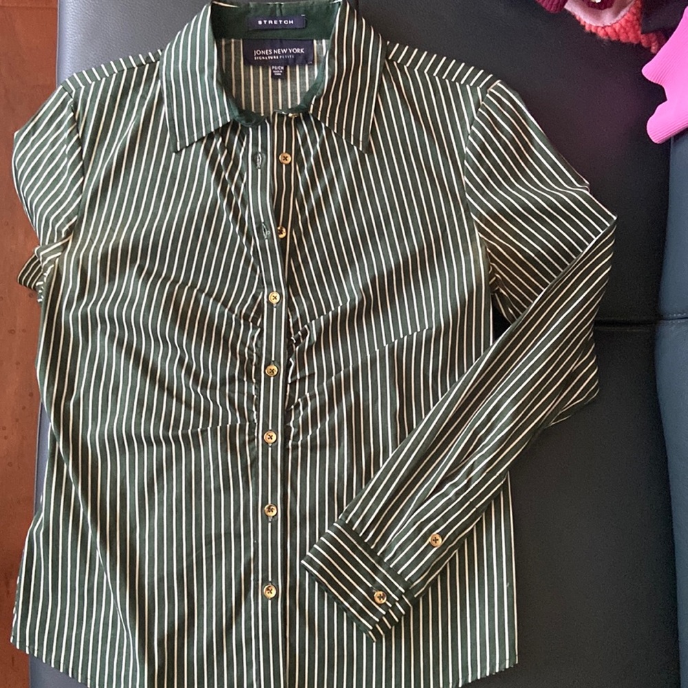 Jones New York Signature Petite Stretch Button Down Dress Shirt